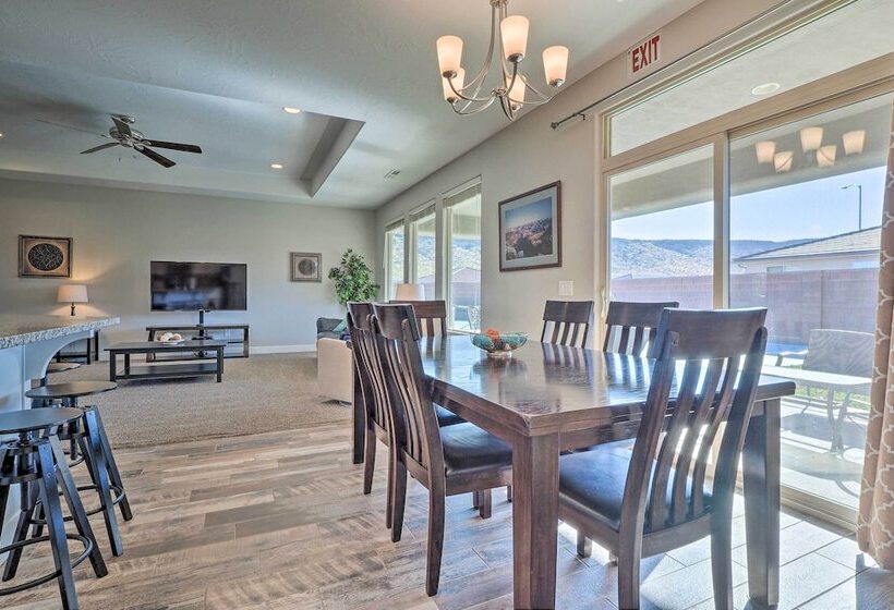 Adventure Bound Home W/ Pickleball, Hot Tub & More