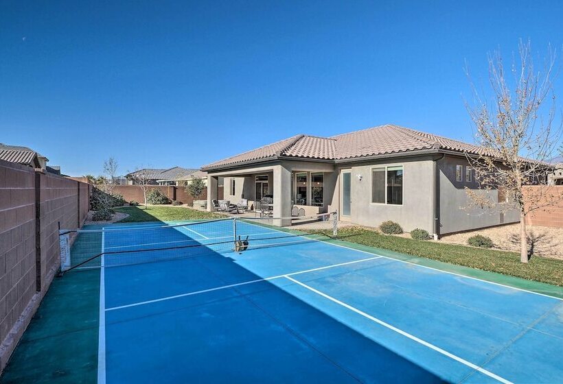 Adventure Bound Home W/ Pickleball, Hot Tub & More