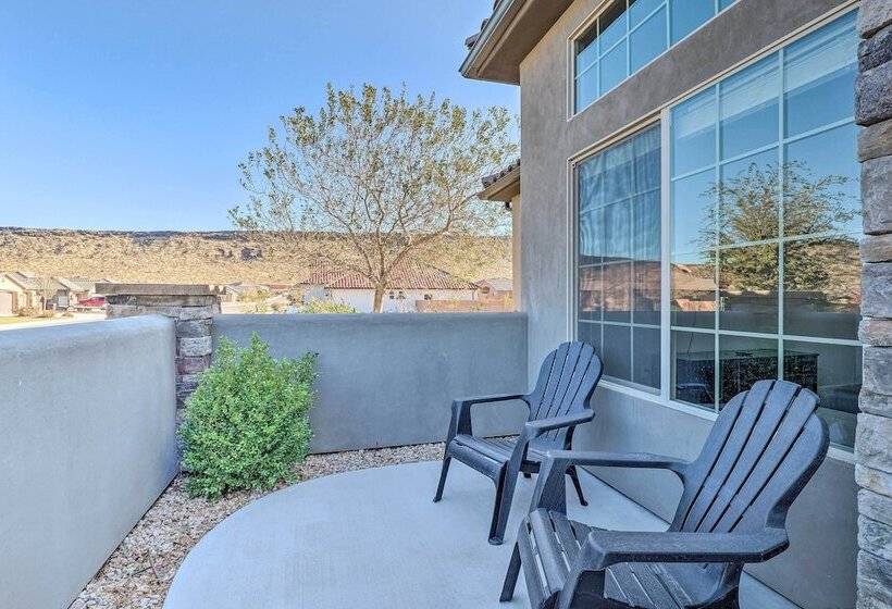 Adventure Bound Home W/ Pickleball, Hot Tub & More