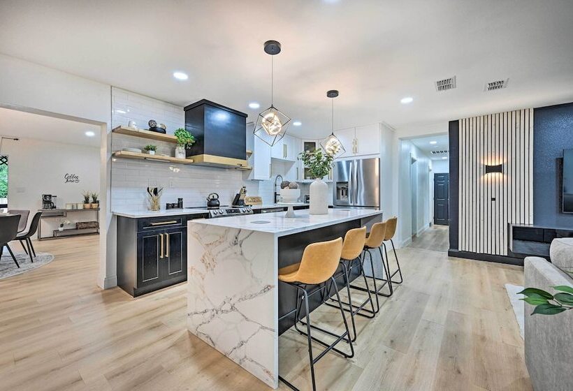 All Encompassing Retreat W/ Pool & Game Room!