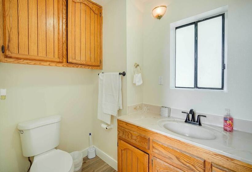 All Season Crestline Escape   2 Mi To Lake!