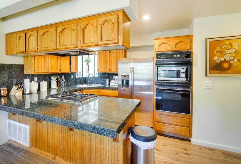 All Season Crestline Escape   2 Mi To Lake!