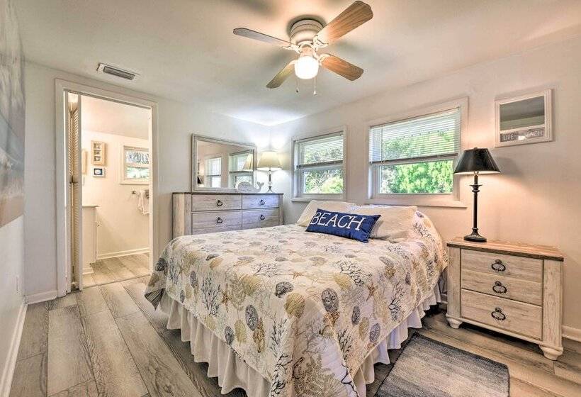 Oceanfront Amelia Island Cottage Near State Park!