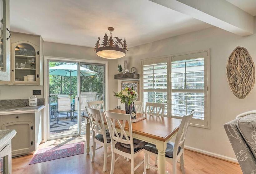 1 Mi To Jenkinson Lake: Apples Chalet W/ Deck