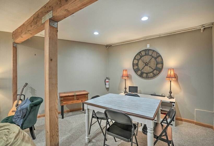 1 Mi To Jenkinson Lake: Apples Chalet W/ Deck