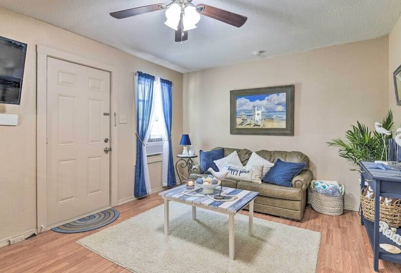 Fire Pit & Grill: Fishing Cottage In Aransas Pass!