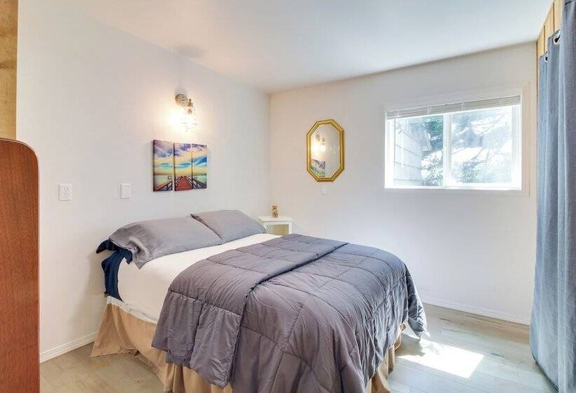 Bandon Home W/ Patio, Steps To South Jetty Park