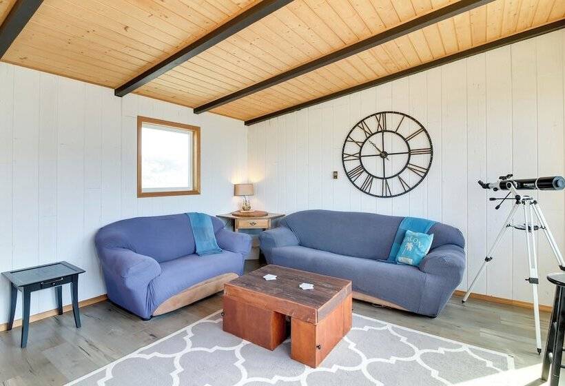 Bandon Home W/ Patio, Steps To South Jetty Park