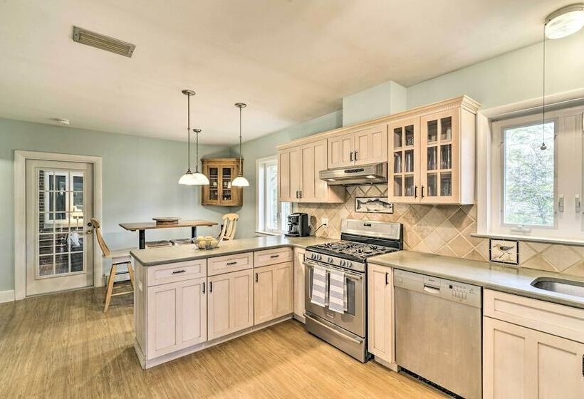 Bayfront Retreat W/ Game Room + Outdoor Pool!