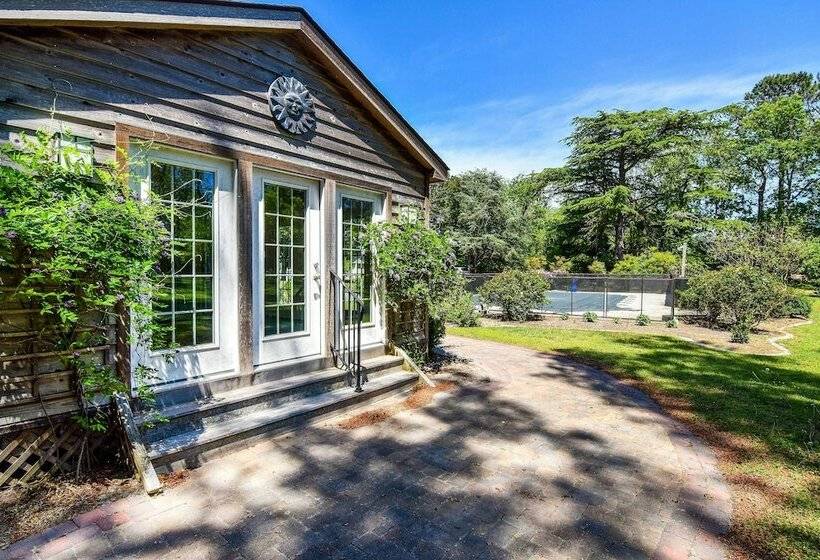 Bayfront Retreat W/ Game Room + Outdoor Pool!