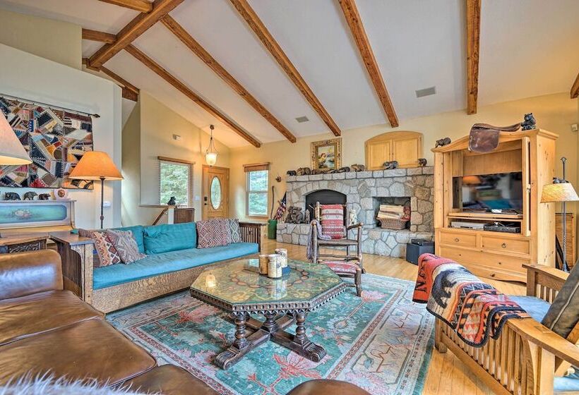 Beautiful View Home W/ Fenced Yard, 5 Mi To Lake!