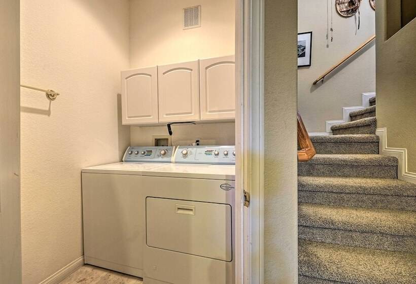 Beautiful View Home W/ Fenced Yard, 5 Mi To Lake!