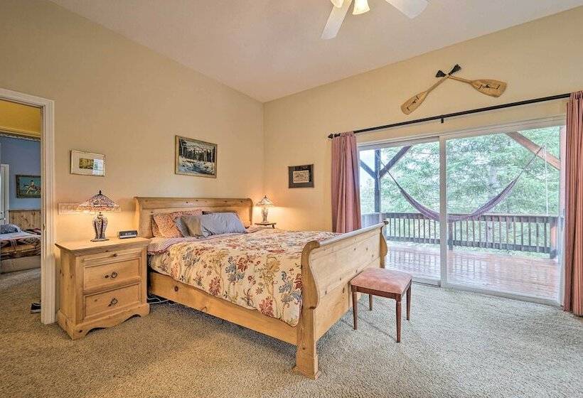 Beautiful View Home W/ Fenced Yard, 5 Mi To Lake!