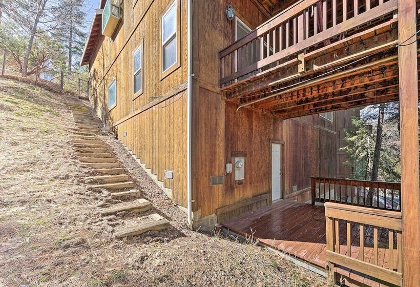 Beautiful View Home W/ Fenced Yard, 5 Mi To Lake!