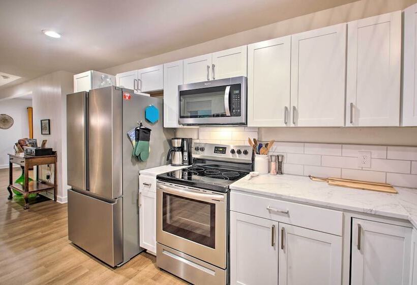 Beautiful Hot Springs Home: Central Location!