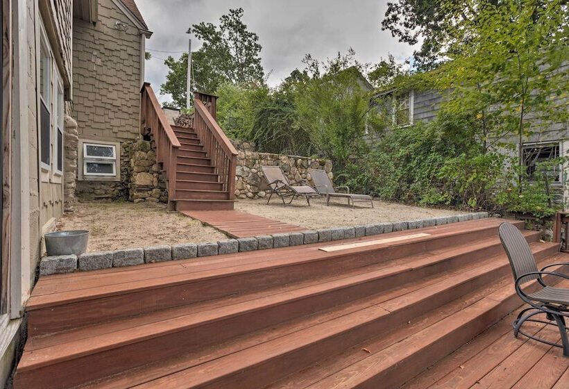 Beautiful Lakeside Milford Family Home & Deck