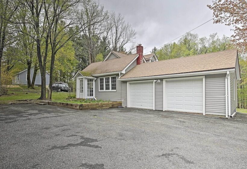 Beautiful Lenox Home, 3 Mi To Shakespeare & Co!