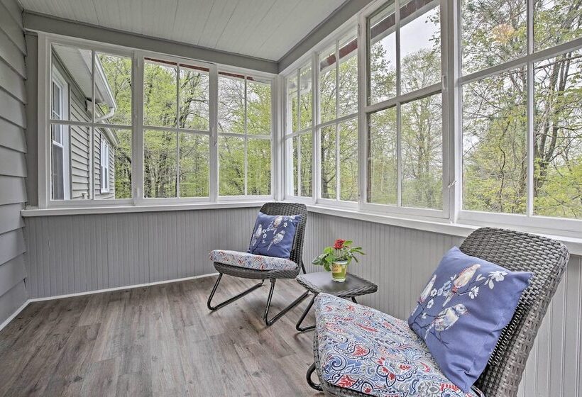 Beautiful Lenox Home, 3 Mi To Shakespeare & Co!