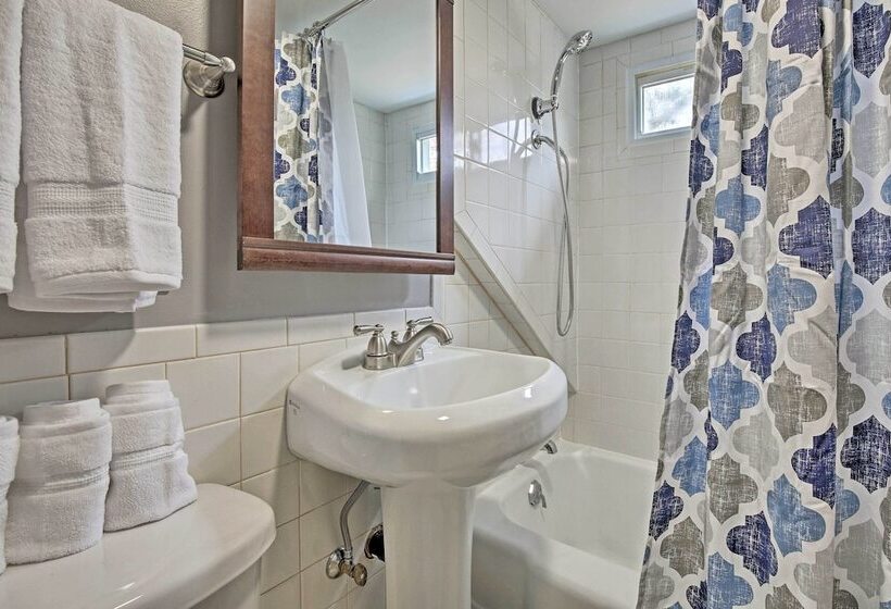 Beautiful Lenox Home, 3 Mi To Shakespeare & Co!