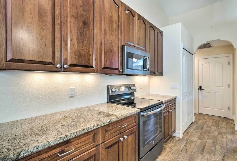 Beautiful Port Charlotte Home, 6 Mi To Beach!