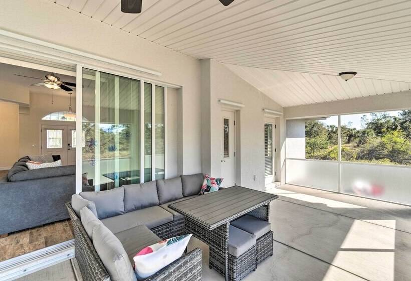 Beautiful Port Charlotte Home, 6 Mi To Beach!