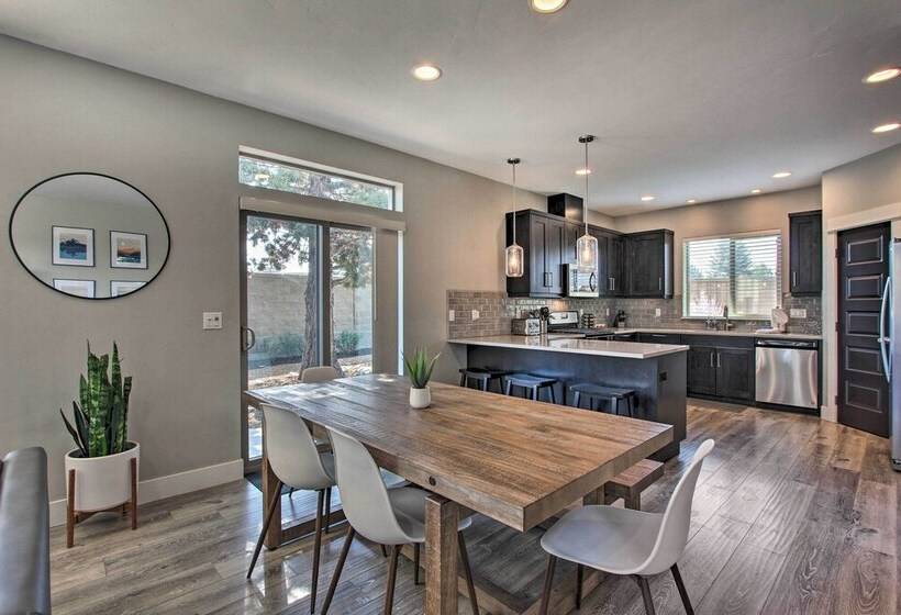 Bend Home W/ Patio + Fire Pits < 3 Mi To Dtwn