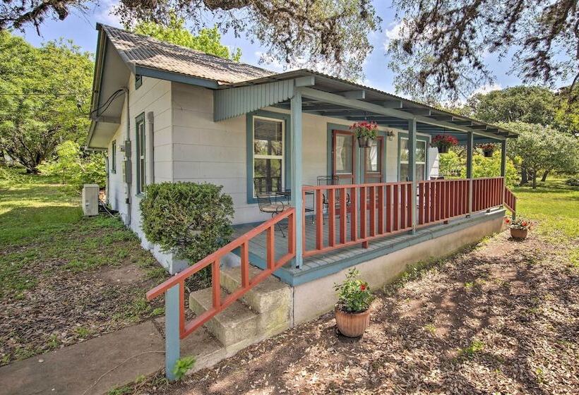 Betty B S River House < 1 Mi To Blanco State Park!