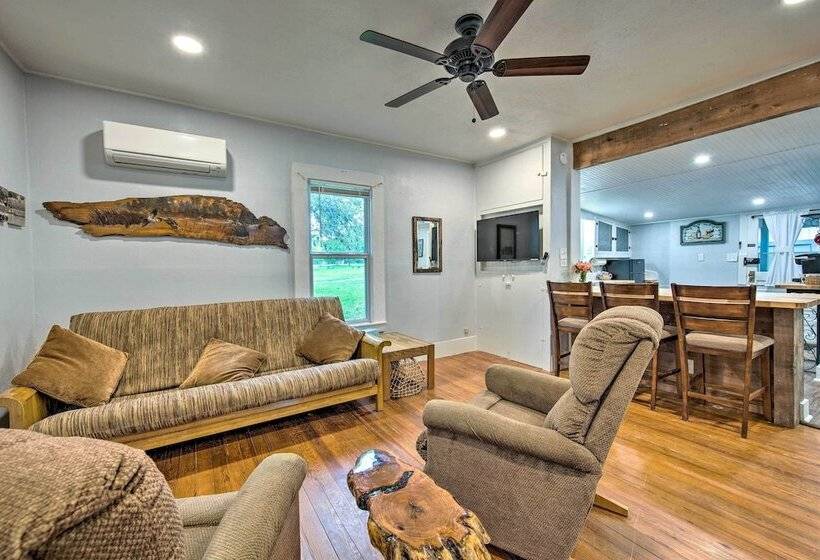 Betty B S River House < 1 Mi To Blanco State Park!