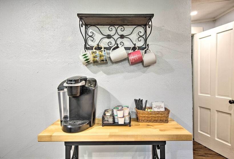 Betty B S River House < 1 Mi To Blanco State Park!