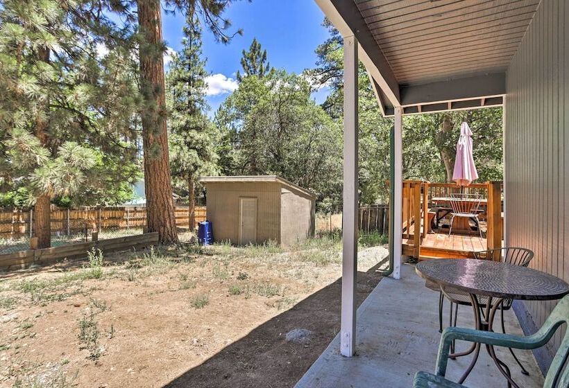 Hot Tub & Deck: Big Bear Gem Near Resorts!