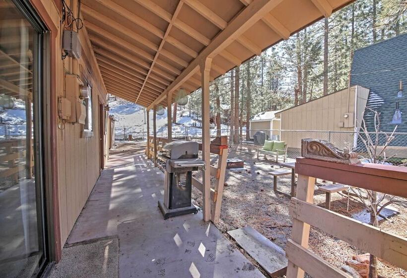 Big Bear Cabin W/ Fenced Yard: 4 Mi To Snow Summit