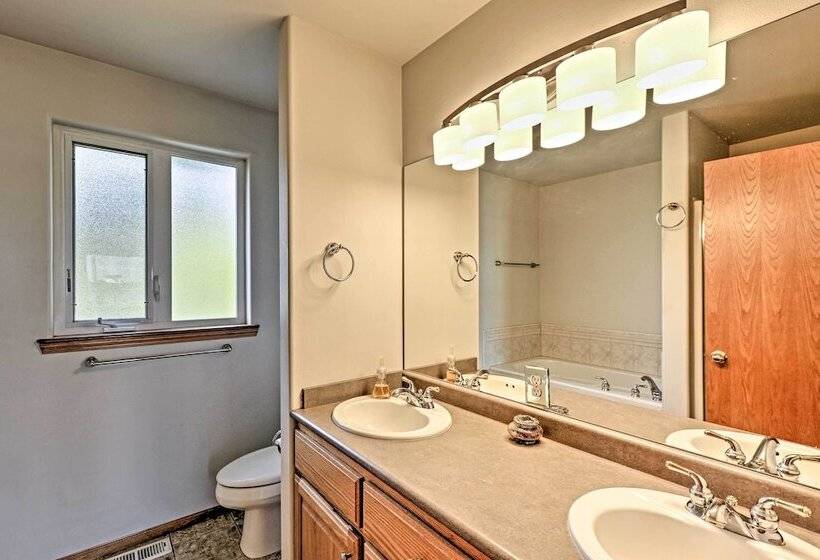 Birch Bay Waterfront Home   Steps To Beach!