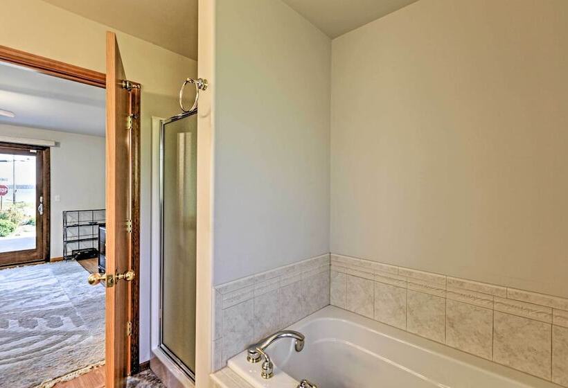 Birch Bay Waterfront Home   Steps To Beach!