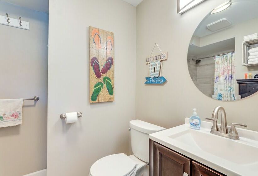 Bradenton Beach Home W/ Outdoor Bar & Heated Pool!