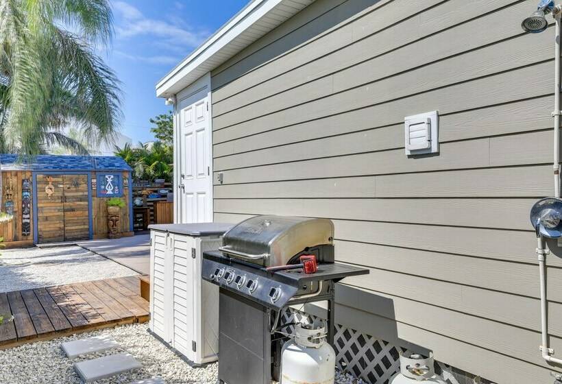 Bradenton Beach Home W/ Outdoor Bar & Heated Pool!