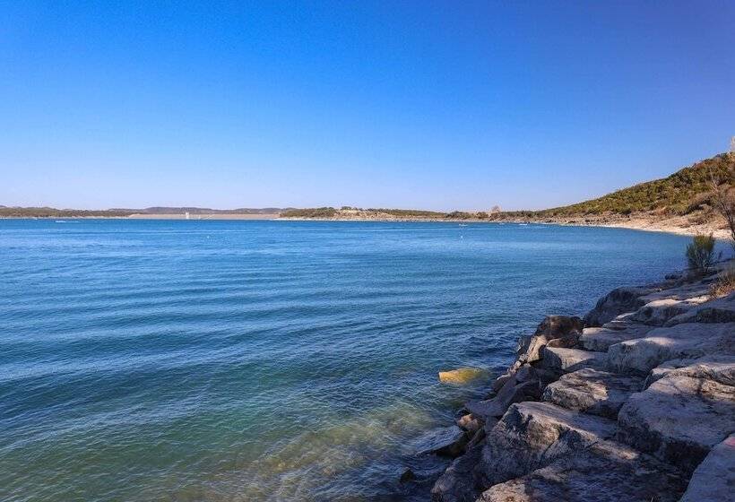 Brand New Modern Canyon Lake Escape W/ Fire Pit!