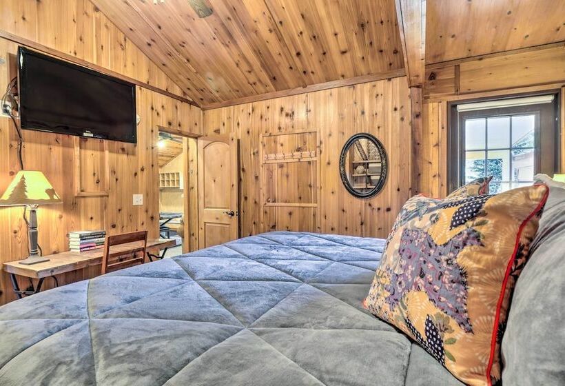 Close To Skiing: Cabin W/ Pool Access In Breck