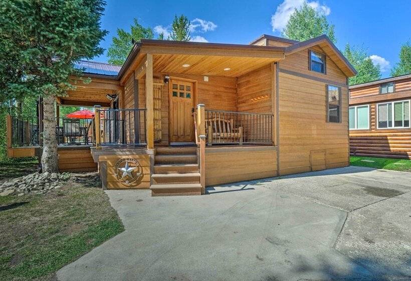 Close To Skiing: Cabin W/ Pool Access In Breck