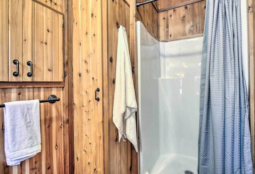 Close To Skiing: Cabin W/ Pool Access In Breck