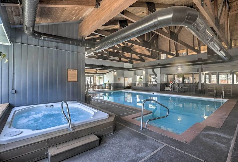 Close To Skiing: Cabin W/ Pool Access In Breck