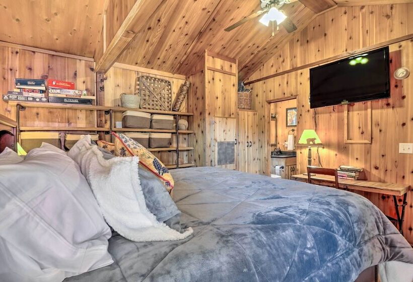 Close To Skiing: Cabin W/ Pool Access In Breck