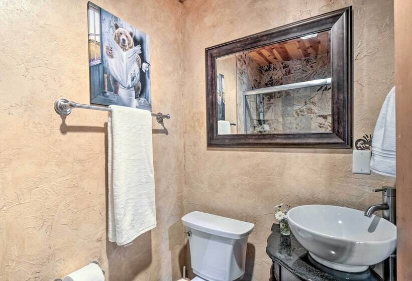 Close To Skiing: Cabin W/ Pool Access In Breck