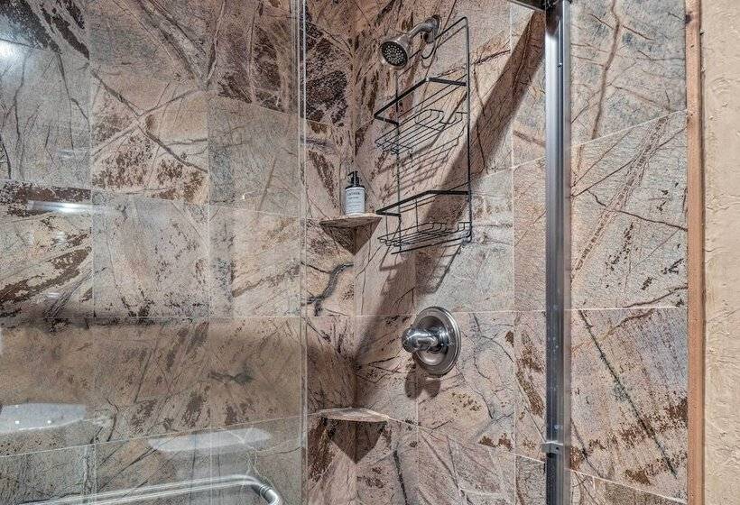 Close To Skiing: Cabin W/ Pool Access In Breck