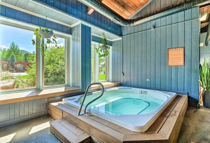 Close To Skiing: Cabin W/ Pool Access In Breck