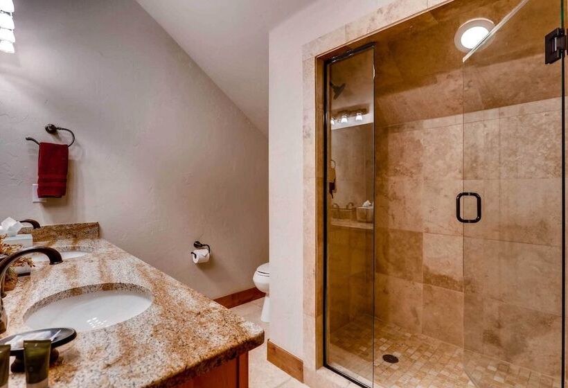 Breckenridge Home W/ Deck + Hot Tub Near Skiing!