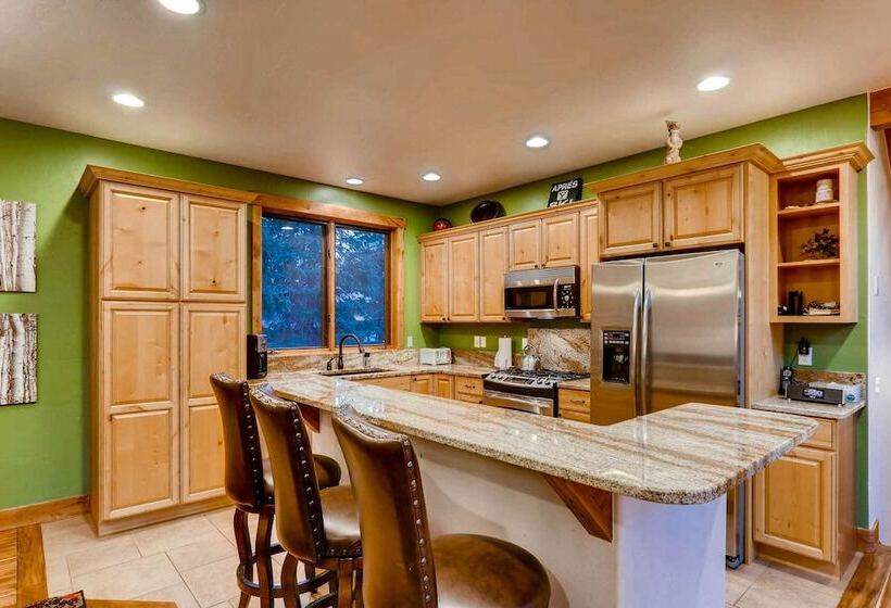 Breckenridge Home W/ Deck + Hot Tub Near Skiing!