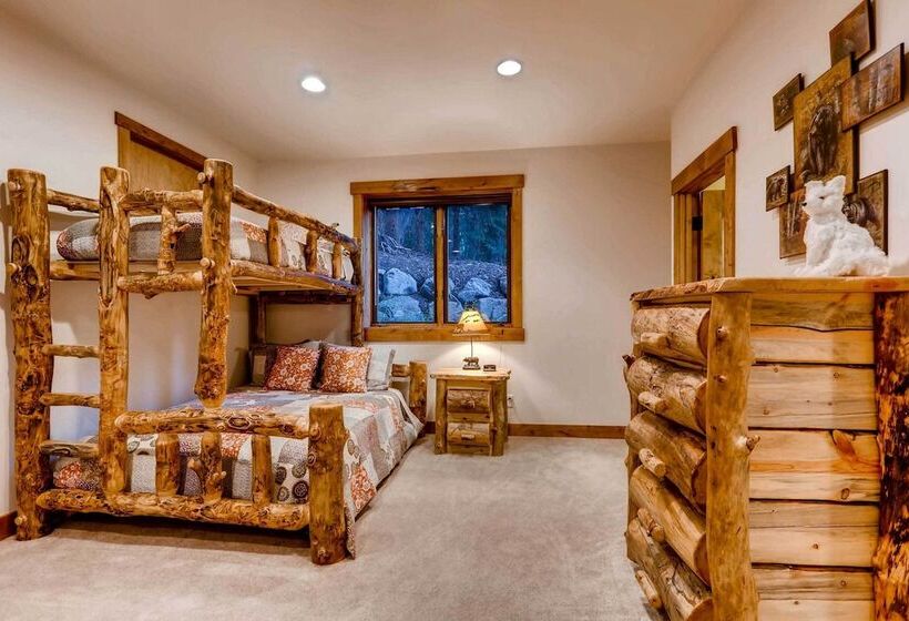 Breckenridge Home W/ Deck + Hot Tub Near Skiing!