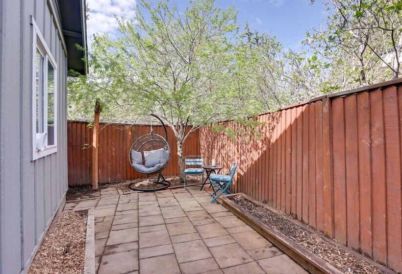 Bright Bend Home W/ Patio < 3 Mi To Downtown!