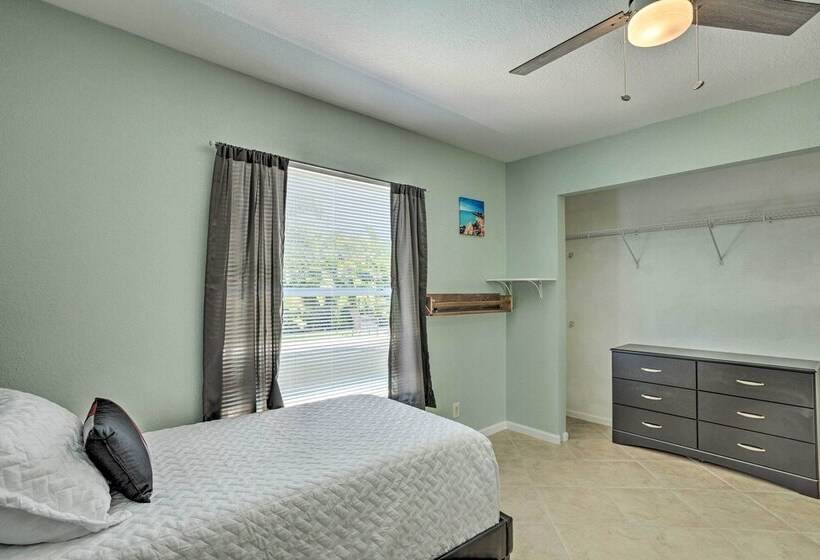 Port St Lucie Home W/ Hot Tub: 5 Mi To Pga Club!