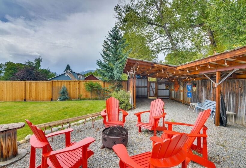 Ranch Style Retreat In Downtown Buena Vista!